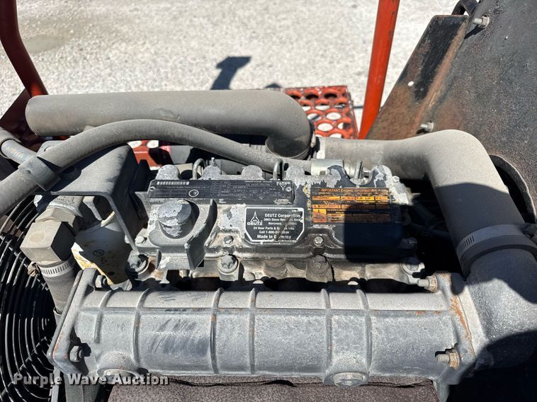 image for item DH9954 2004 Ditch Witch RT40 trencher