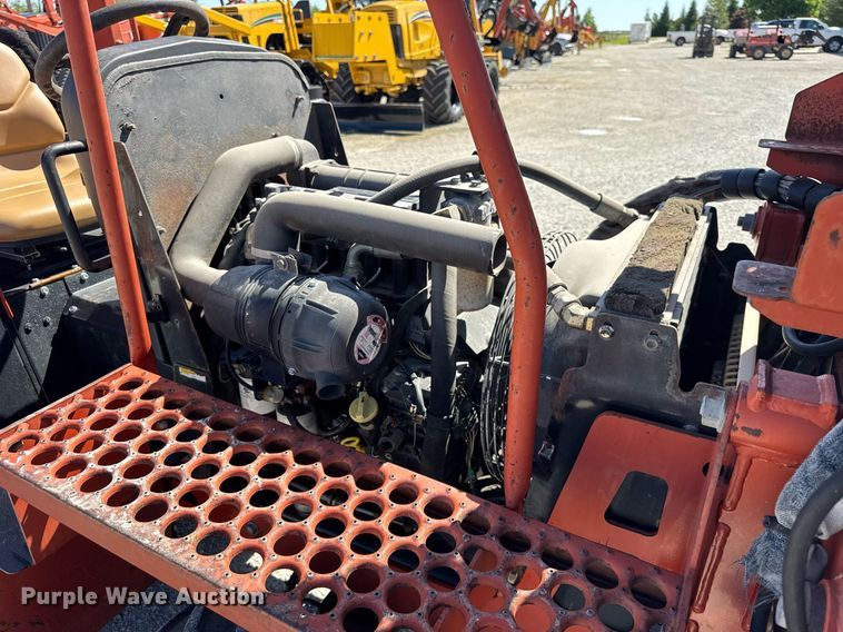image for item DH9954 2004 Ditch Witch RT40 trencher