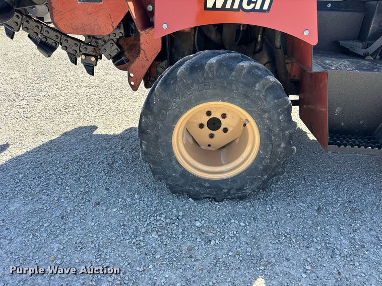 image for item DH9954 2004 Ditch Witch RT40 trencher