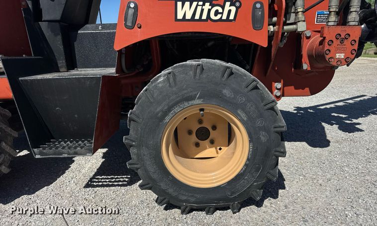 image for item DH9954 2004 Ditch Witch RT40 trencher