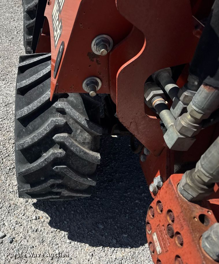image for item DH9954 2004 Ditch Witch RT40 trencher