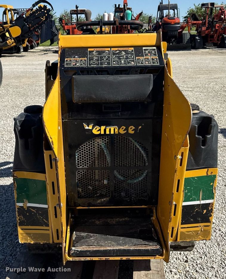 image for item DH9957 2016 Vermeer S800TX compact utility loader