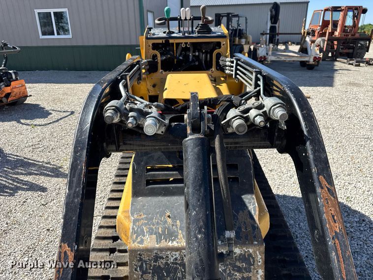 image for item DH9957 2016 Vermeer S800TX compact utility loader