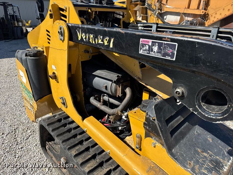 image for item DH9957 2016 Vermeer S800TX compact utility loader