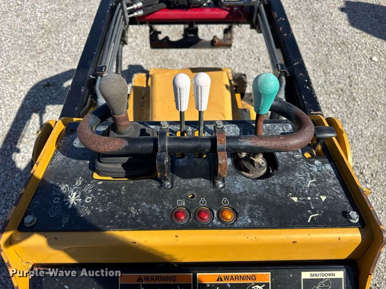 image for item DH9957 2016 Vermeer S800TX compact utility loader