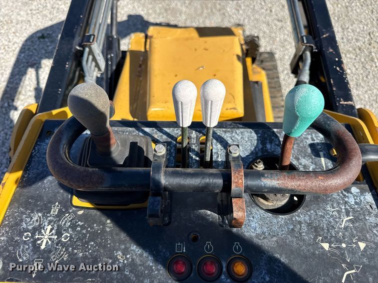 image for item DH9957 2016 Vermeer S800TX compact utility loader