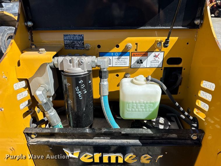 image for item DH9957 2016 Vermeer S800TX compact utility loader