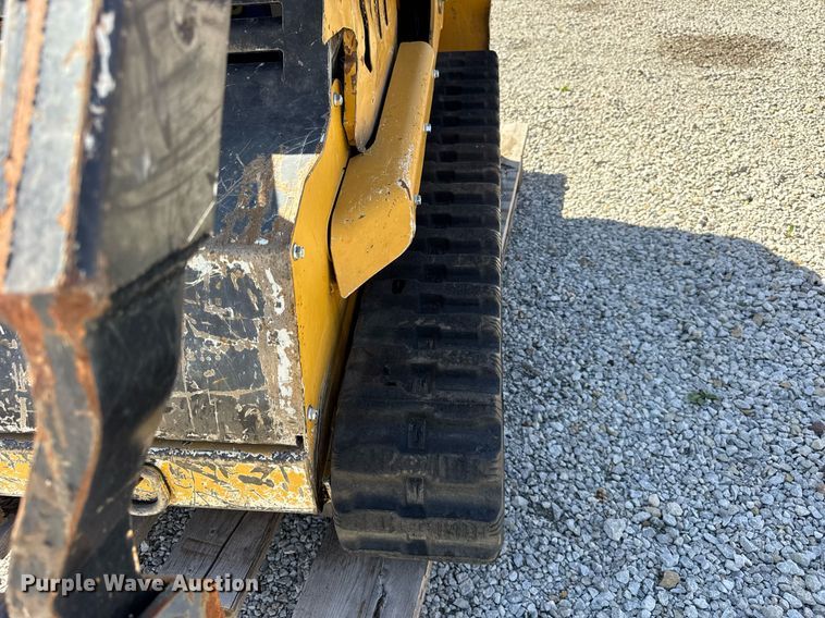 image for item DH9957 2016 Vermeer S800TX compact utility loader