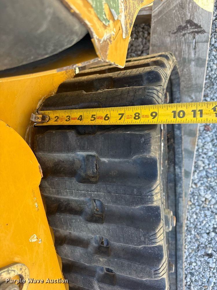 image for item DH9957 2016 Vermeer S800TX compact utility loader