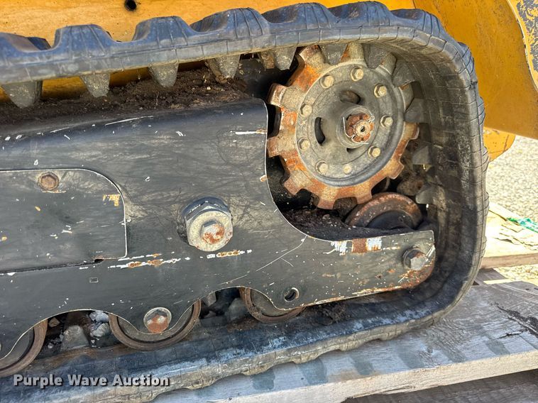 image for item DH9957 2016 Vermeer S800TX compact utility loader