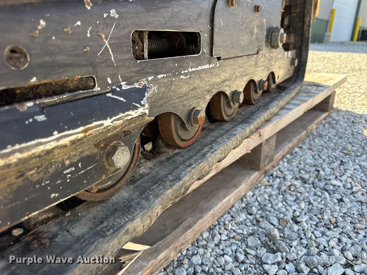 image for item DH9957 2016 Vermeer S800TX compact utility loader