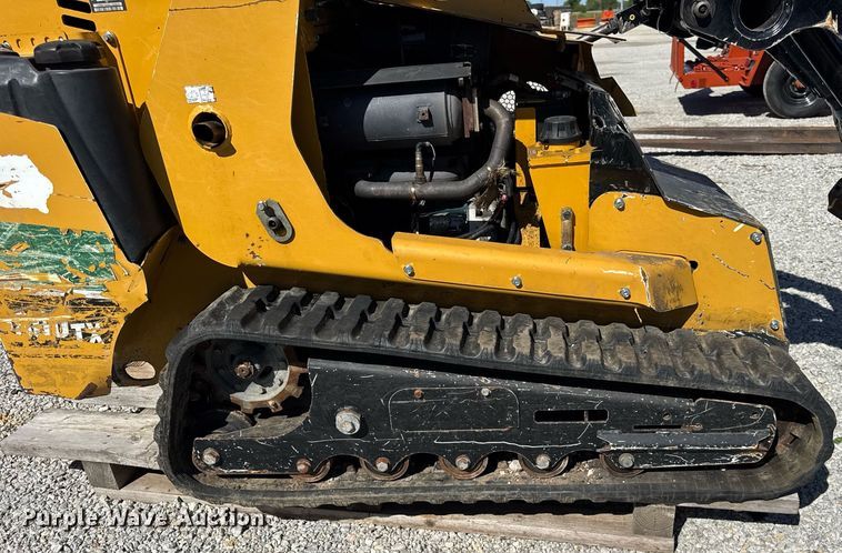 image for item DH9957 2016 Vermeer S800TX compact utility loader