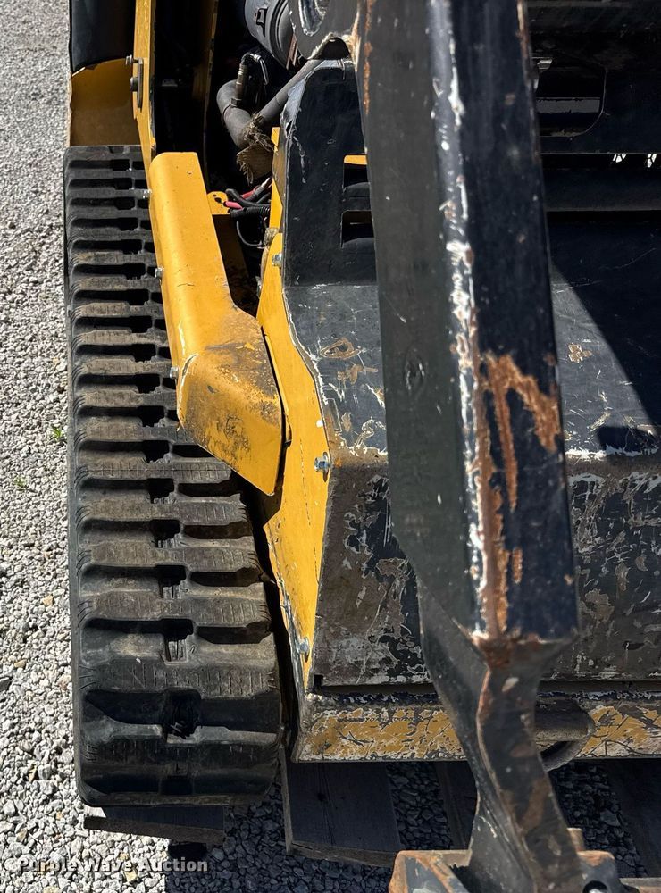 image for item DH9957 2016 Vermeer S800TX compact utility loader