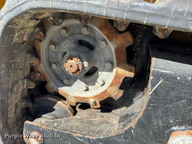 image for item DH9957 2016 Vermeer S800TX compact utility loader