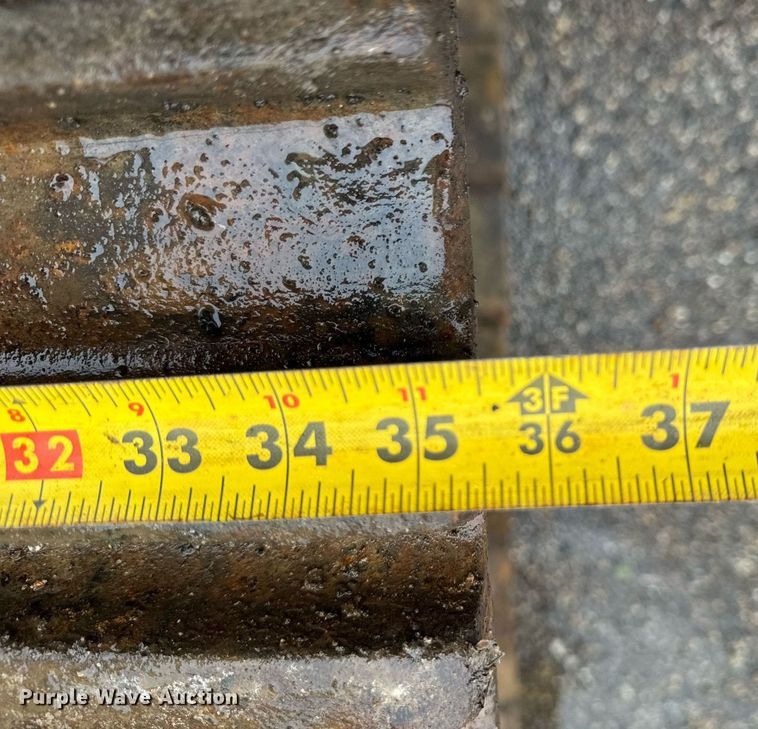 image for item DH9960 2017 Caterpillar 345D L excavator