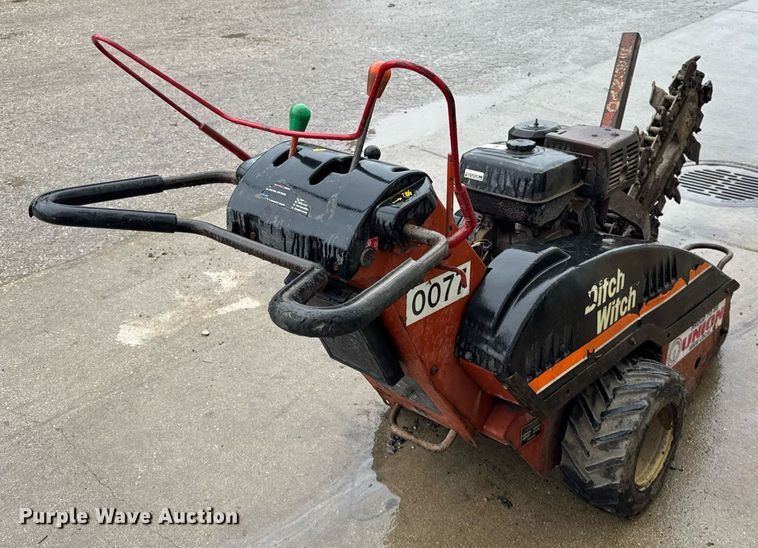image for item DH9962 1998 Ditch Witch 1030H trencher