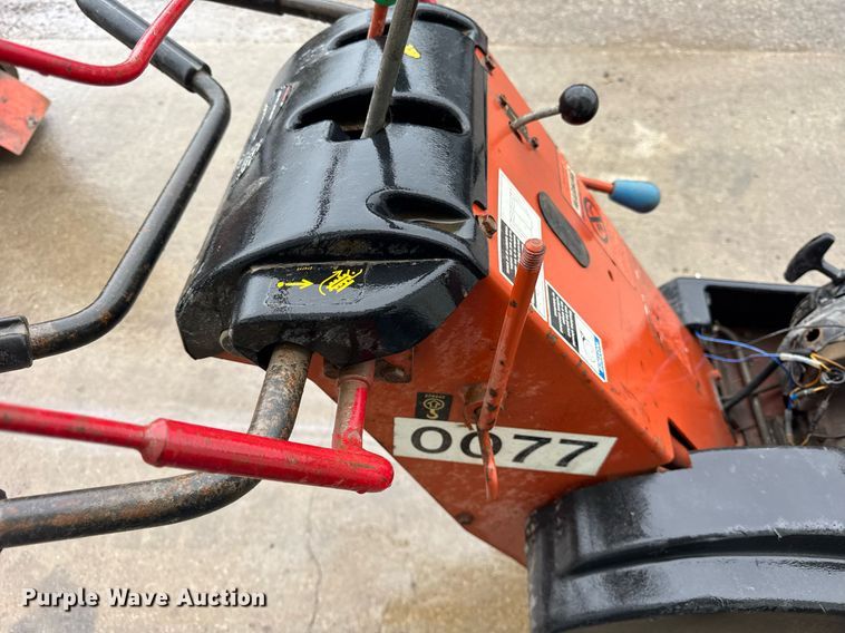 image for item DH9962 1998 Ditch Witch 1030H trencher