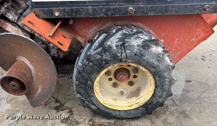 image for item DH9962 1998 Ditch Witch 1030H trencher