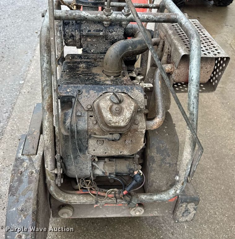 image for item DH9963 Husqvarna concrete saw