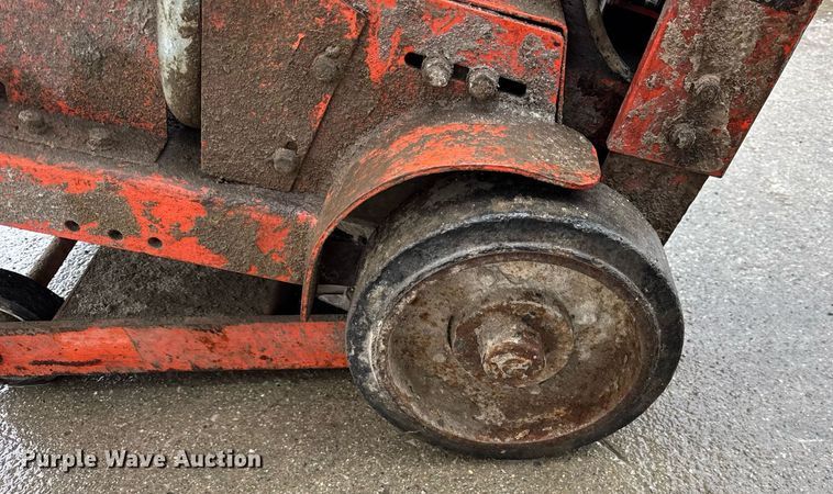 image for item DH9963 Husqvarna concrete saw