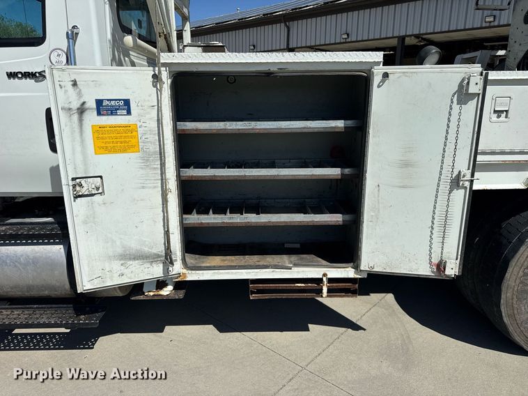 image for item DH9981 2010 International SA615 digger derrick truck