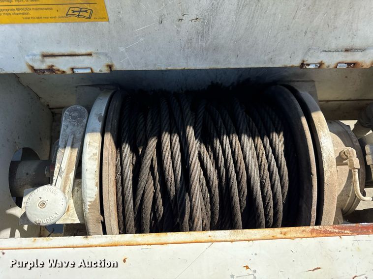 image for item DH9981 2010 International SA615 digger derrick truck