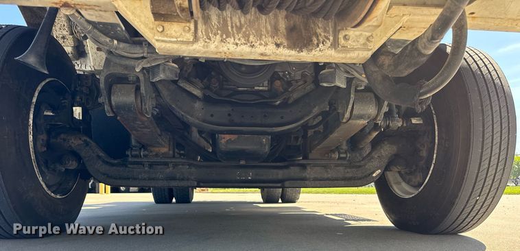 image for item DH9981 2010 International SA615 digger derrick truck