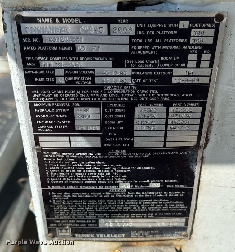 image for item DH9981 2010 International SA615 digger derrick truck