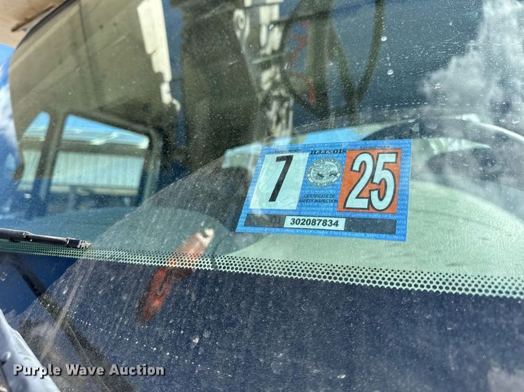 image for item DH9981 2010 International SA615 digger derrick truck