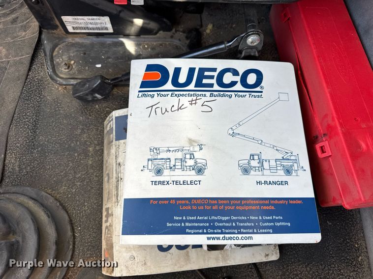 image for item DH9981 2010 International SA615 digger derrick truck