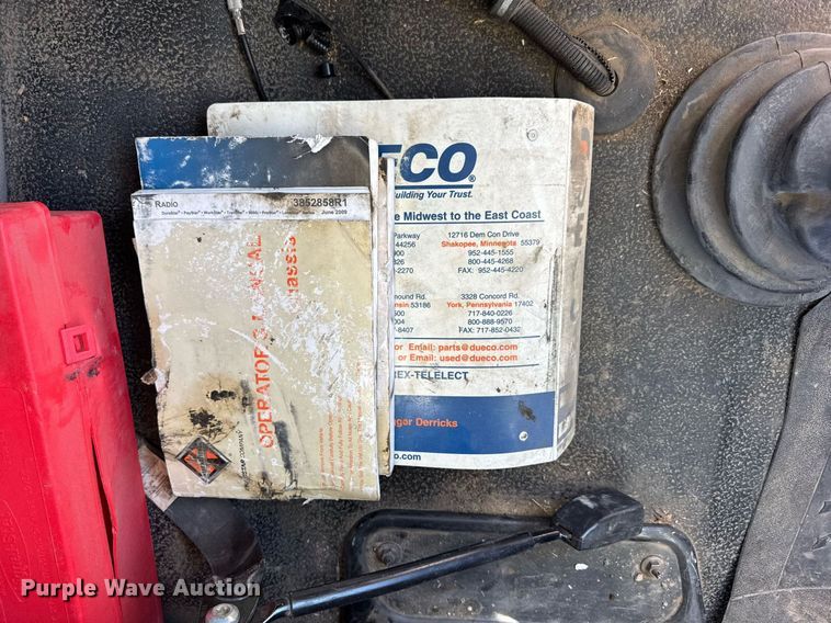 image for item DH9981 2010 International SA615 digger derrick truck