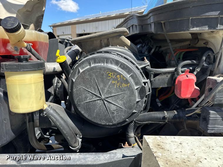 image for item DH9981 2010 International SA615 digger derrick truck