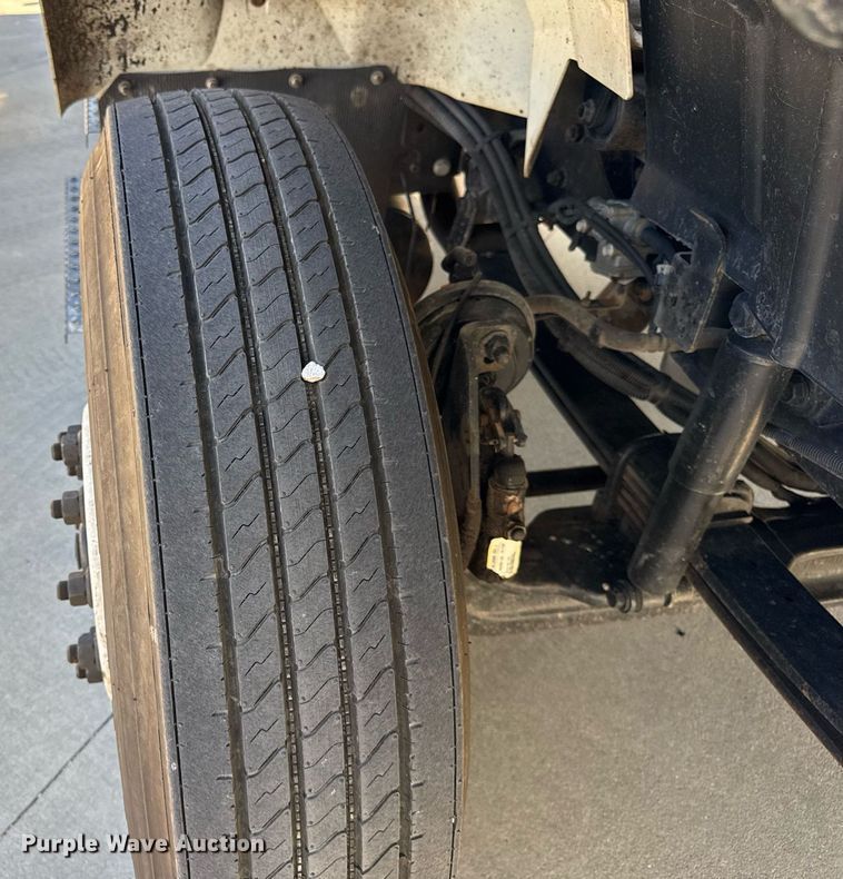 image for item DH9981 2010 International SA615 digger derrick truck