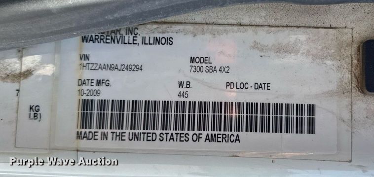 image for item DH9981 2010 International SA615 digger derrick truck