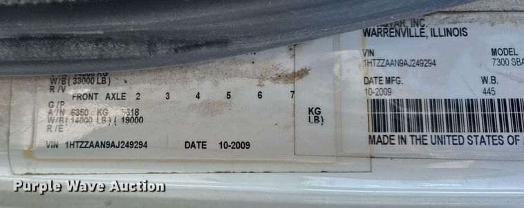 image for item DH9981 2010 International SA615 digger derrick truck