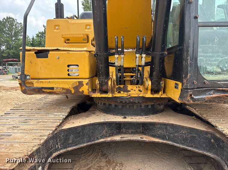 image for item DM1895 2017 Caterpillar 323F L excavator