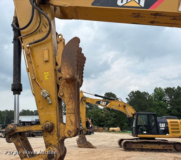 image for item DM1895 2017 Caterpillar 323F L excavator