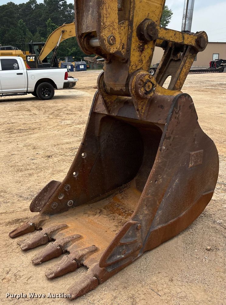 image for item DM1895 2017 Caterpillar 323F L excavator