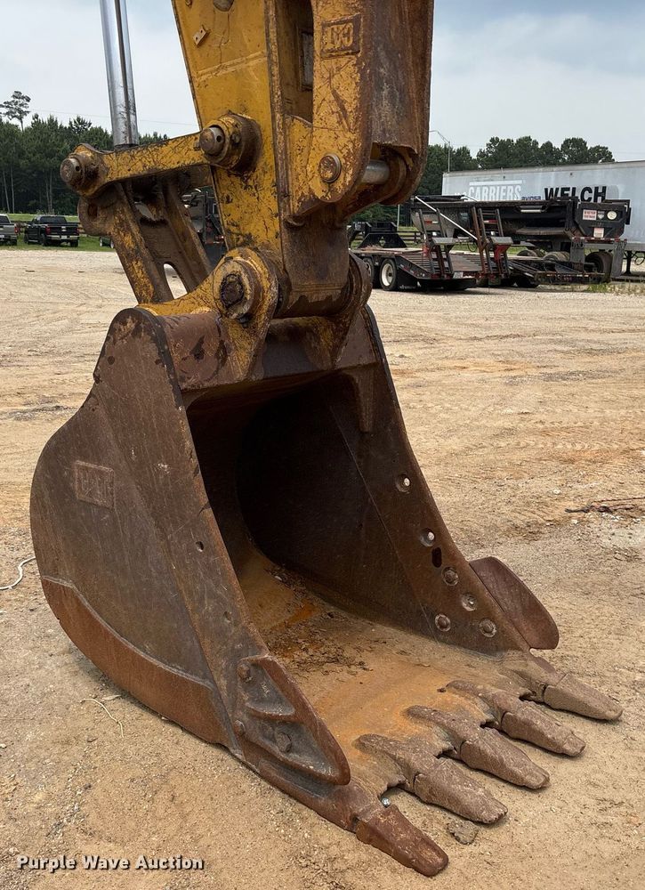 image for item DM1895 2017 Caterpillar 323F L excavator
