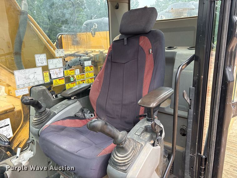 image for item DM1895 2017 Caterpillar 323F L excavator