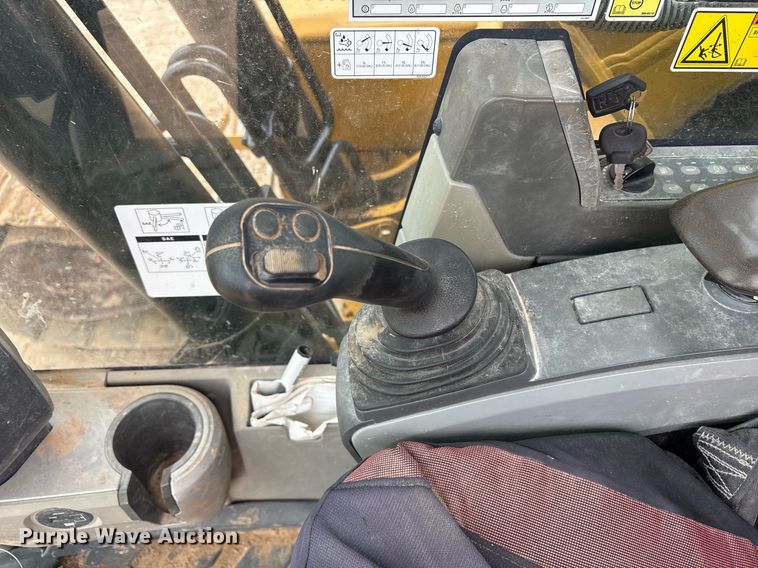 image for item DM1895 2017 Caterpillar 323F L excavator