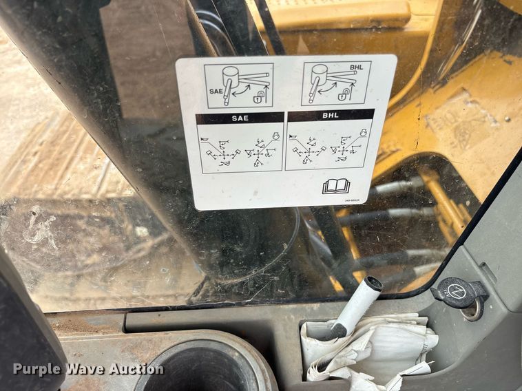 image for item DM1895 2017 Caterpillar 323F L excavator