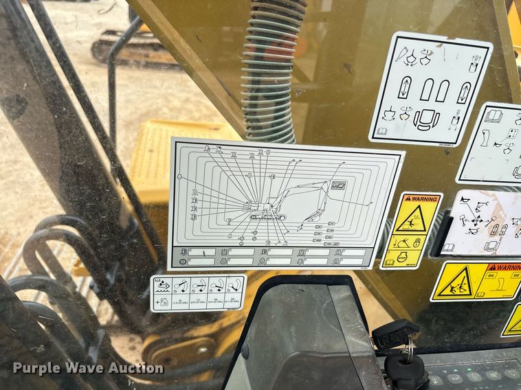 image for item DM1895 2017 Caterpillar 323F L excavator