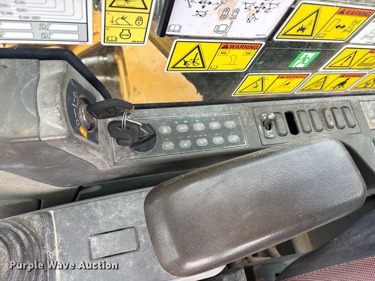 image for item DM1895 2017 Caterpillar 323F L excavator