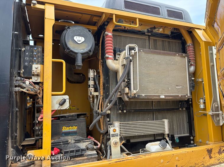 image for item DM1895 2017 Caterpillar 323F L excavator