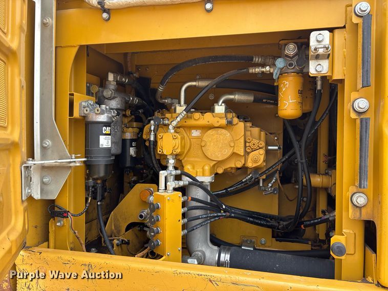 image for item DM1895 2017 Caterpillar 323F L excavator