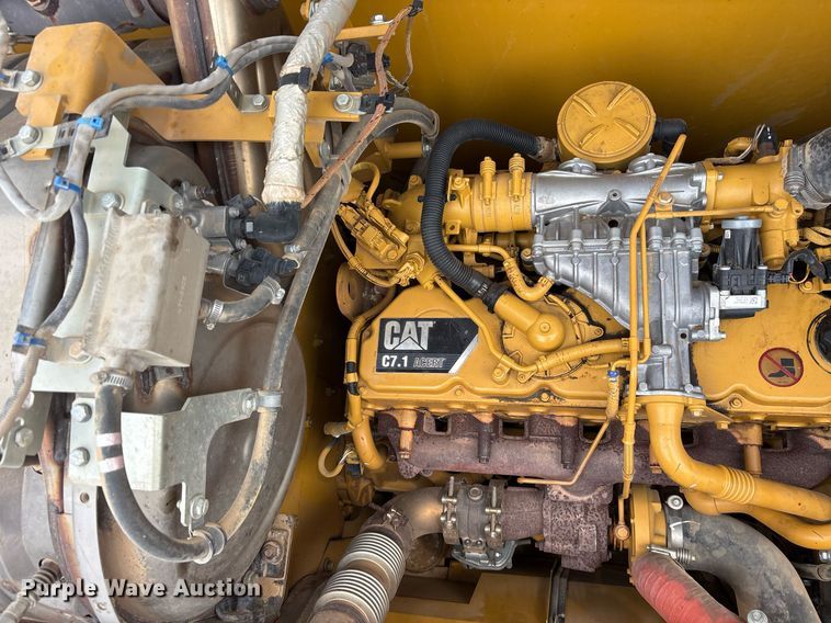 image for item DM1895 2017 Caterpillar 323F L excavator