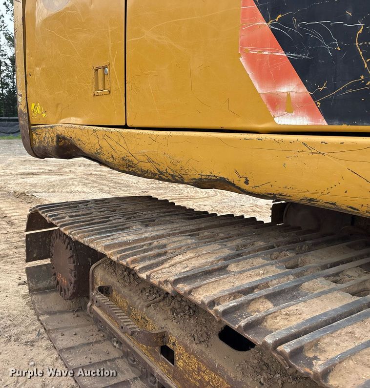 image for item DM1896 2013 Caterpillar 320E L excavator