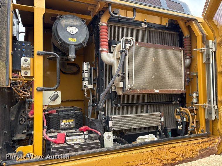 image for item DM1896 2013 Caterpillar 320E L excavator