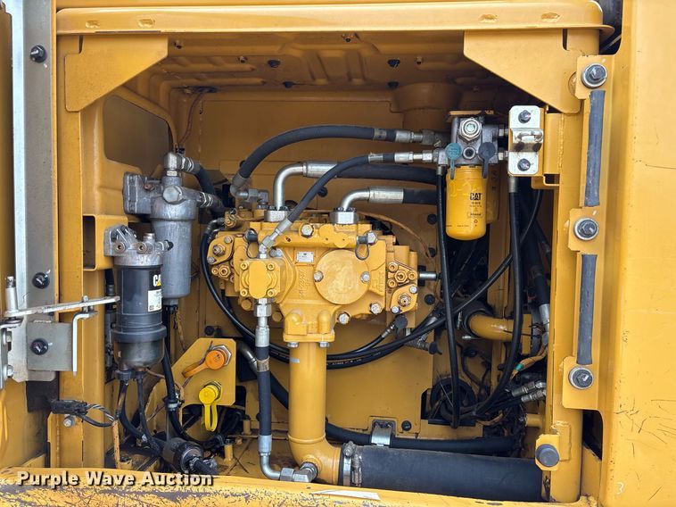 image for item DM1896 2013 Caterpillar 320E L excavator